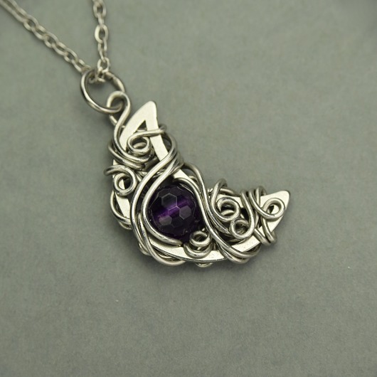 Wisiorek księżyc fioletowy ametyst wire wrapping