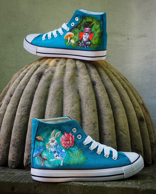 Ręcznie malowane trampki ALICJA W KRAINIE CZARÓW r.38
