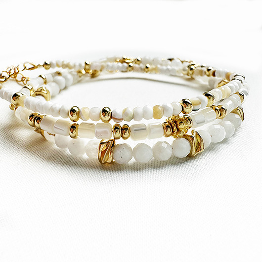 Komplet Bransoletek z masy perłowej i kamieni księżycowych