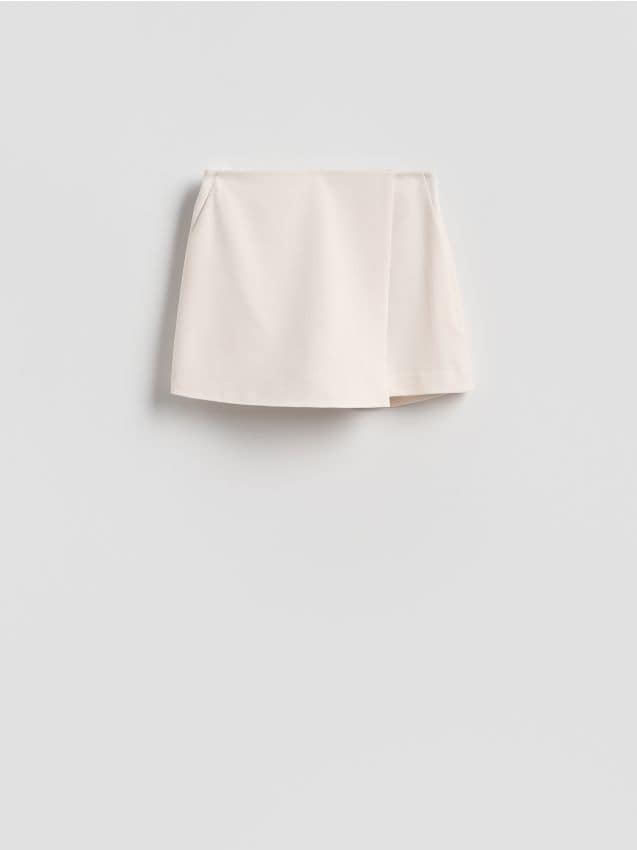 Reserved - Spódnico-szorty z wiskozą - złamana biel