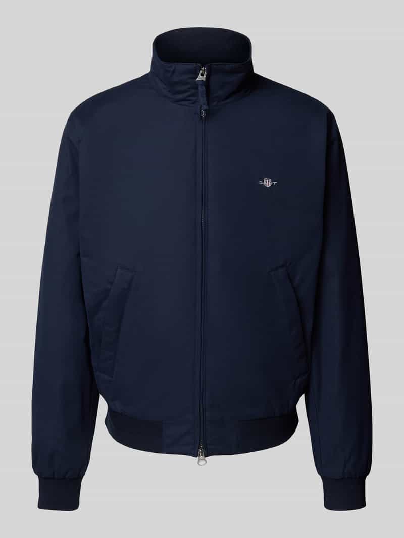 Kurtka ze stójką i wyhaftowanym logo