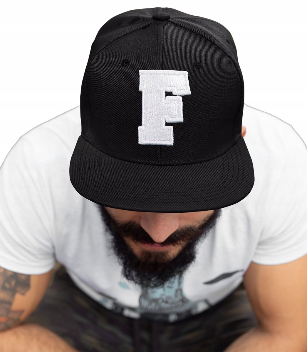 CZAPKA PROSTY DASZEK LITERA F HAFT AMERICAN TWILL