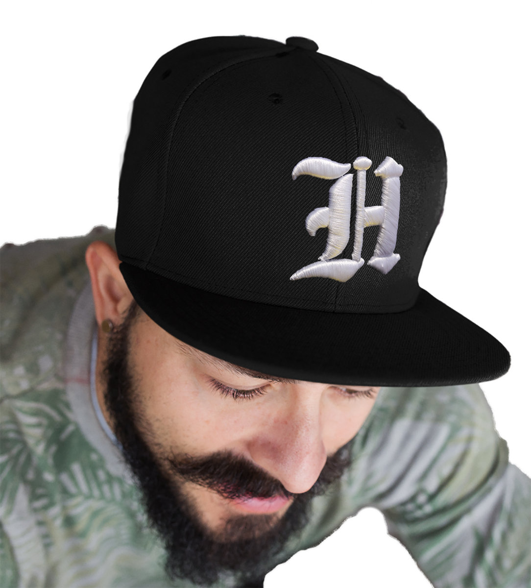 CZAPKA PROSTY DASZEK GOTYCKIE LITERY HAFT 3D H