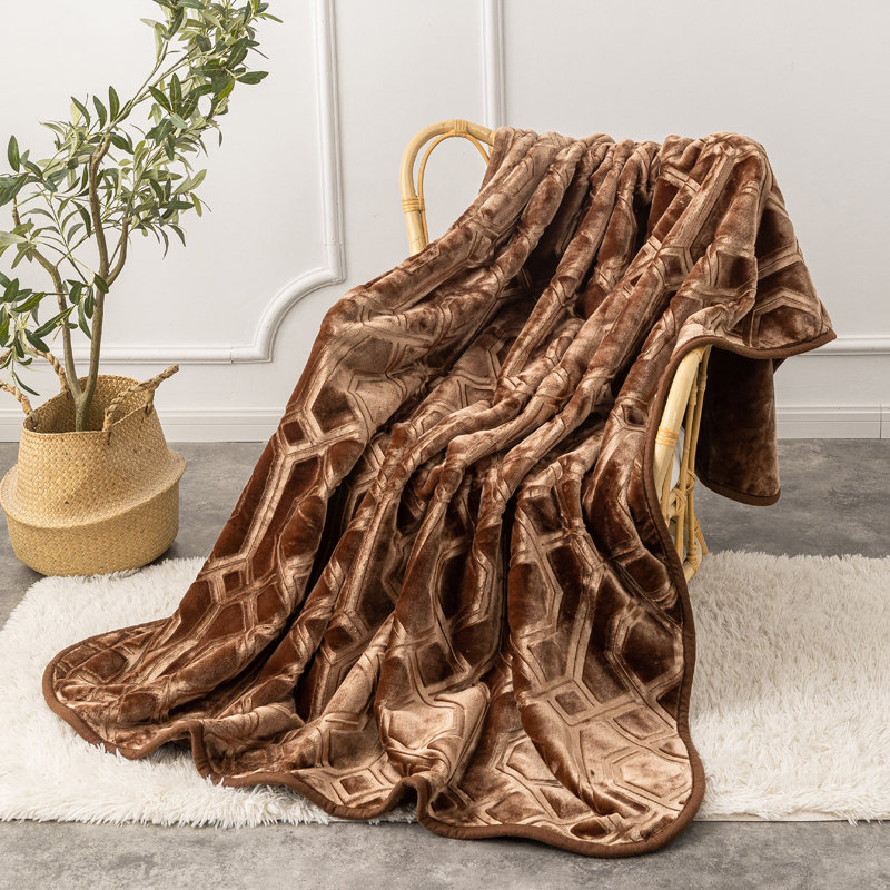 Koc Akrylowy VITO Tłoczony Brązowy 80x160 cm - Miękki, Ciepły i Antyalergiczny