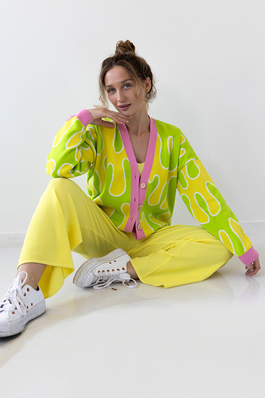 Kolorowy bawełniany kardigan zapinany F2026 żółty