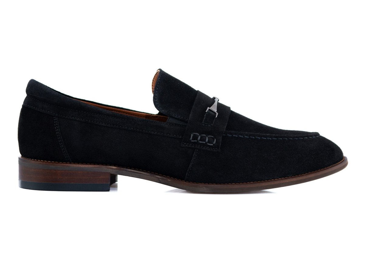 Czarne wsuwane buty męskie ze sprzączką - loafers T202 r. 40