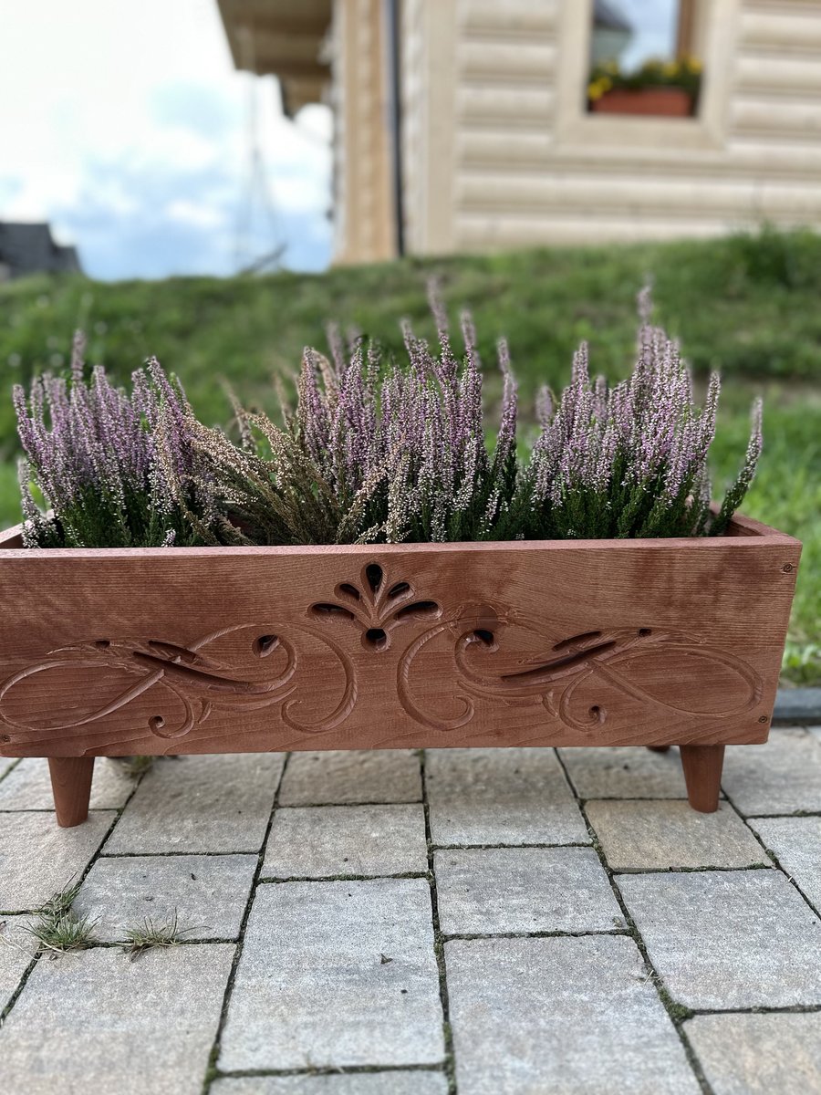 Skrzynka donica drewniana balkonowa rzeźbiona 65 cm z nóżkami na lawendę wrzosy zioła kwiaty BRĄZ