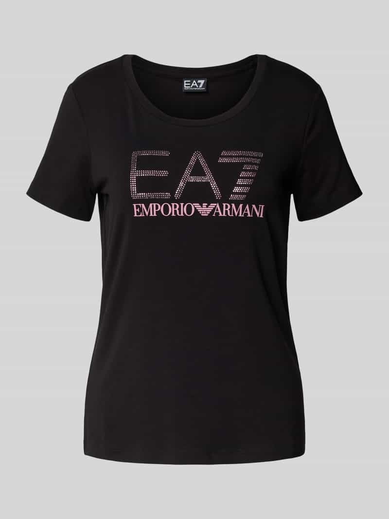 T-shirt z detalem z logo