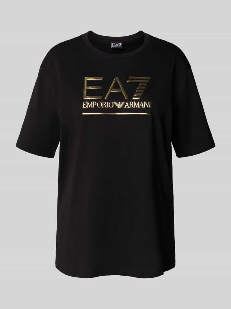 T-shirt z detalem z logo