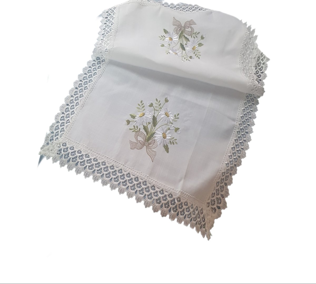 BI00479 Biały Bieżnik z haftem obszyty gipiurą 60x120cm
