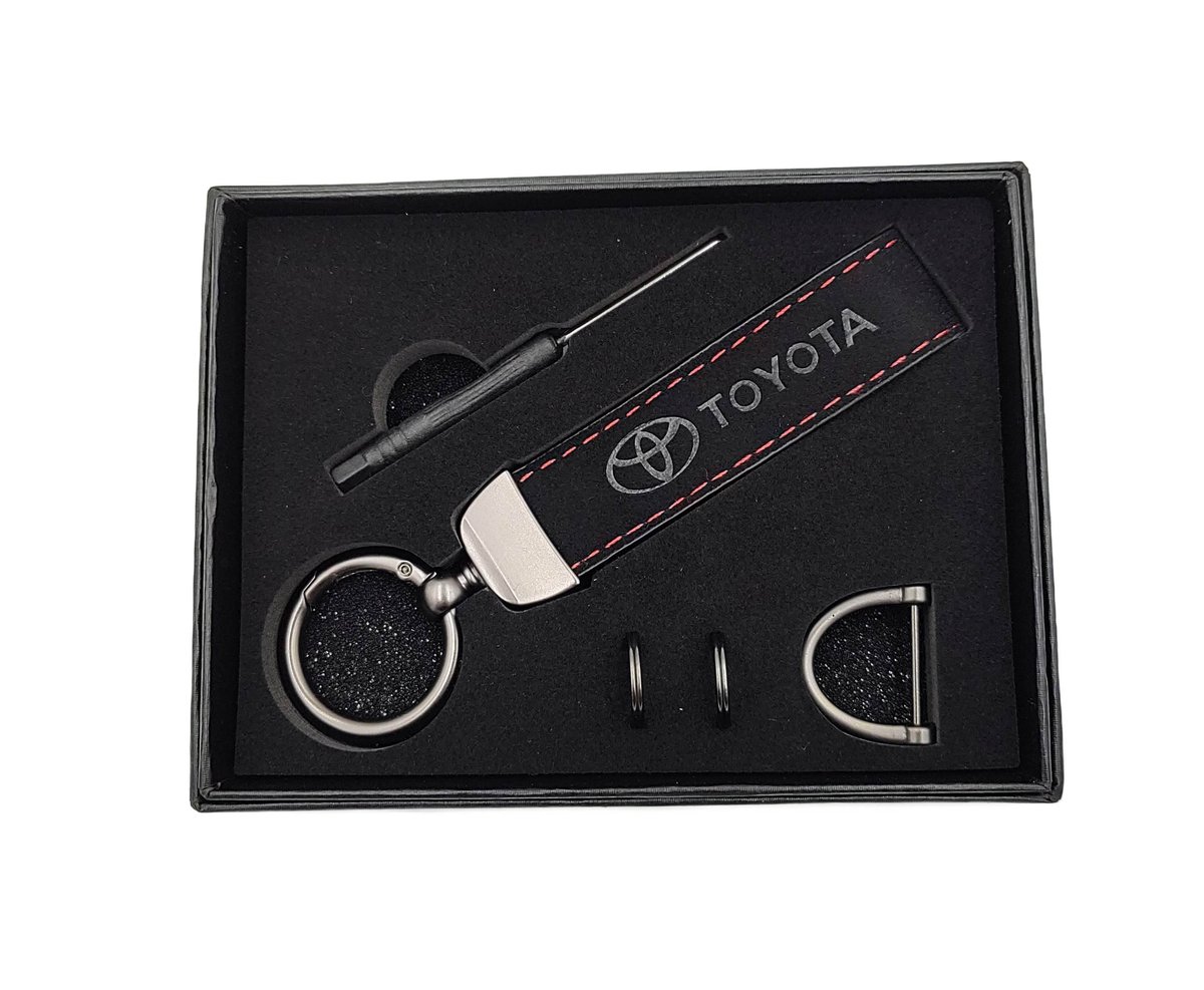 TOYOTA BRELOK samochodowy TOYOTA BRELOCZEK do kluczy + pudełko na prezent