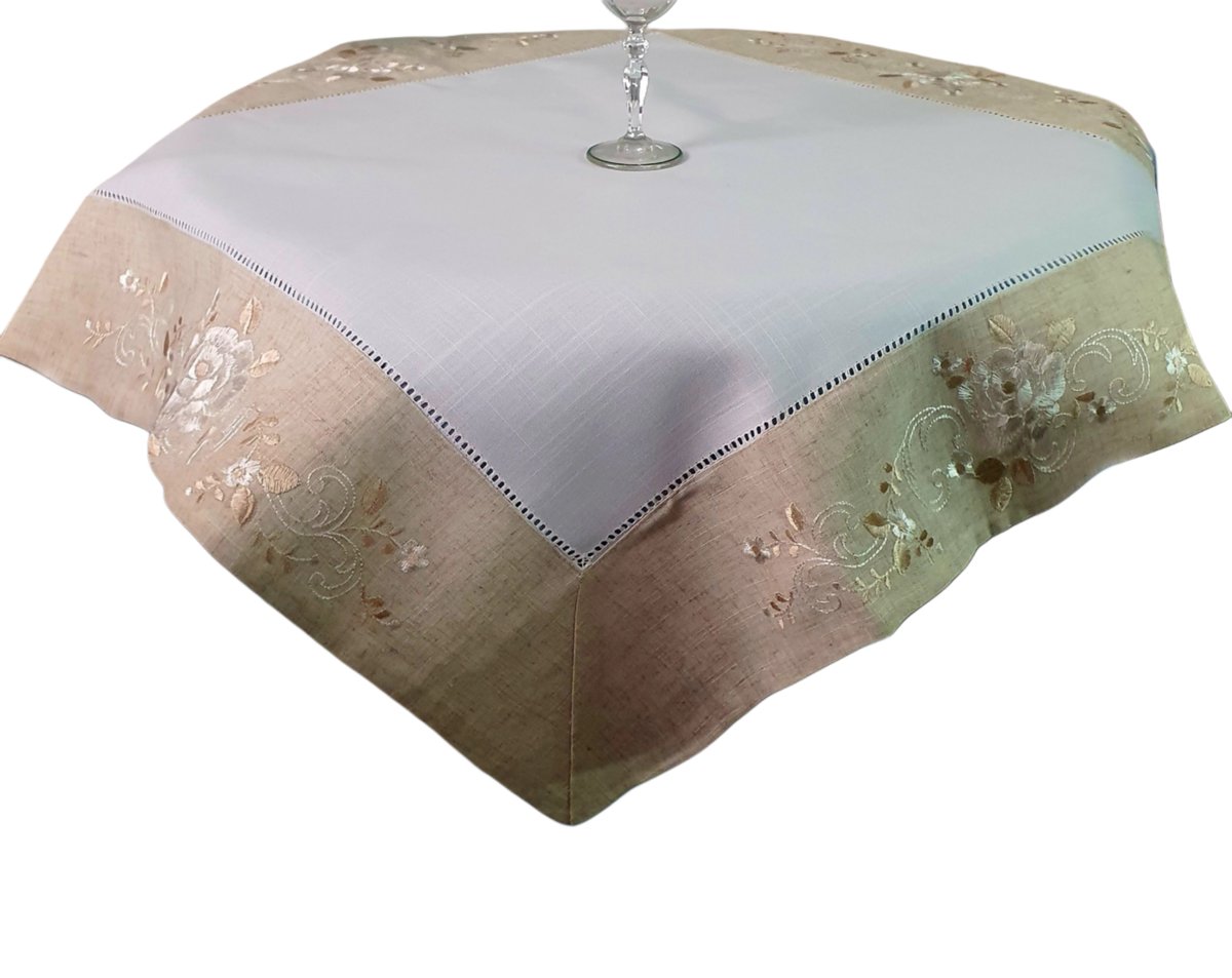 SE005 Maly Obrus z haftem 85x85cm