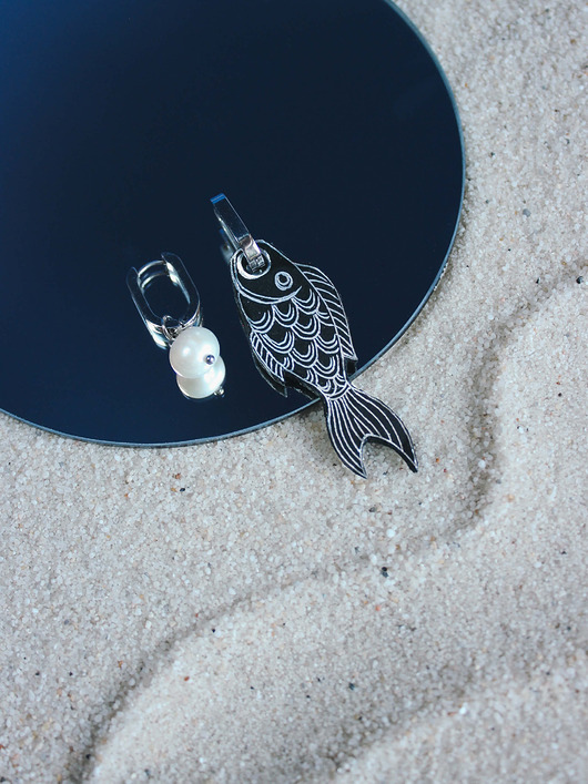 Kolczyki srebrne rybki z perłą