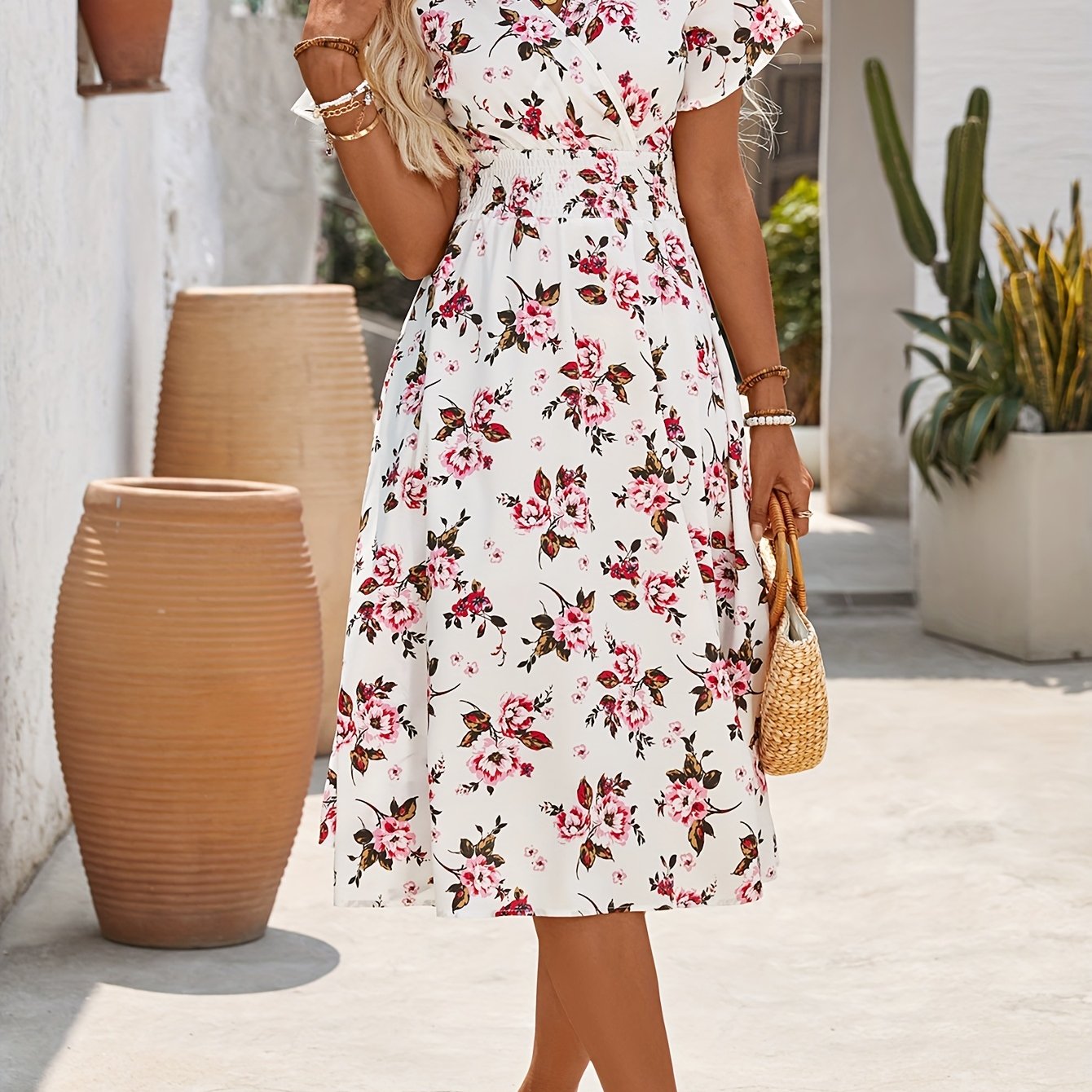 TEMU Elegancka sukienka z krótkim rękawem i dekoltem w kształcie litery V z kwiatowym nadrukiem - styl boho, marszczony detal, lekki poliester,