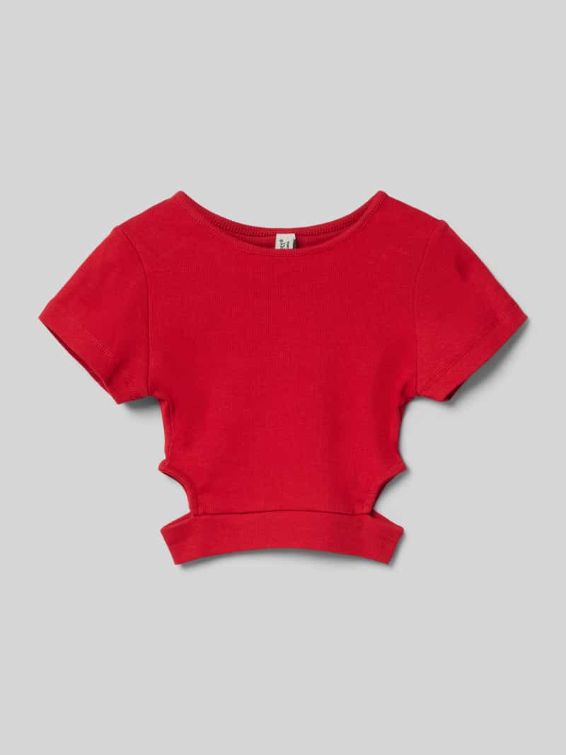 T-shirt krótki z wycięciem