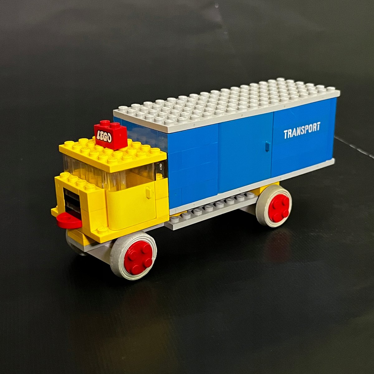 333 LEGO Ciężarówka dostawcza