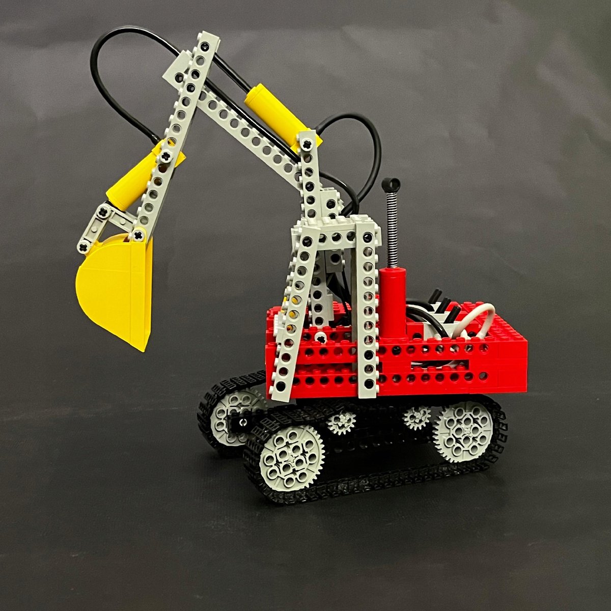 8851 LEGO Koparka gąsienicowa