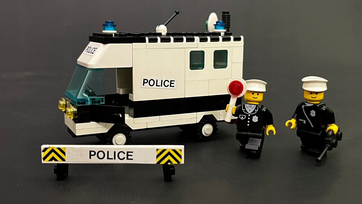 6676 LEGO Policyjny samochód dowodzenia