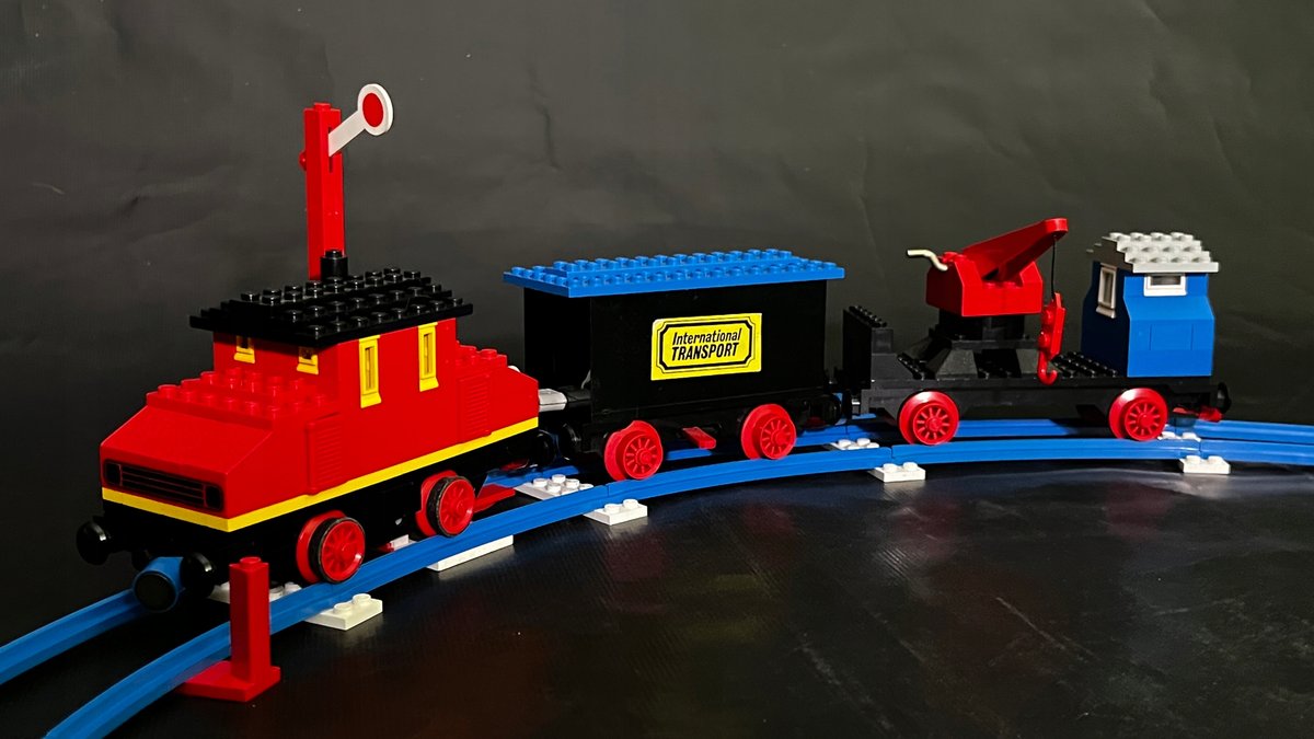 183 LEGO Pociąg z Dwoma Wagonami