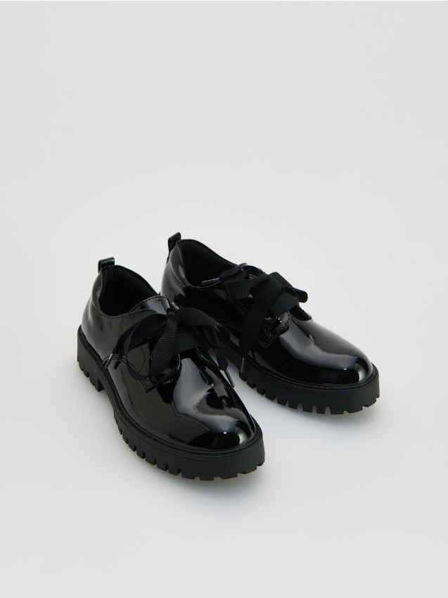 Reserved - Lakierowane loafersy - czarny