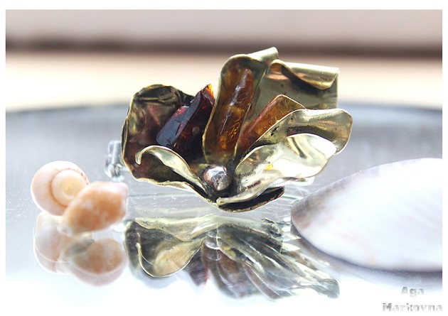 Broszka Kwiat Bursztynu