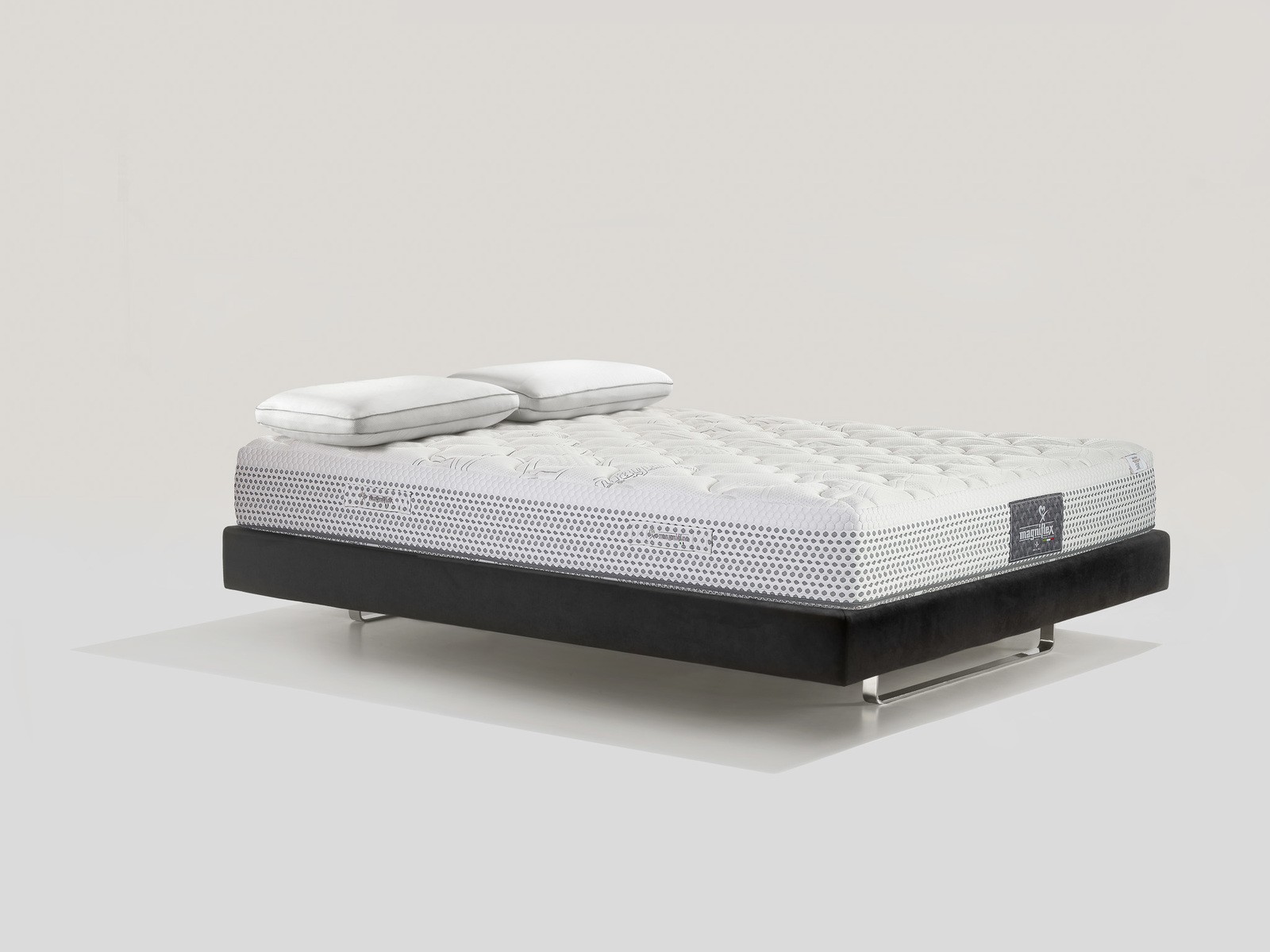 Materac Excellence Magniflex piankowy