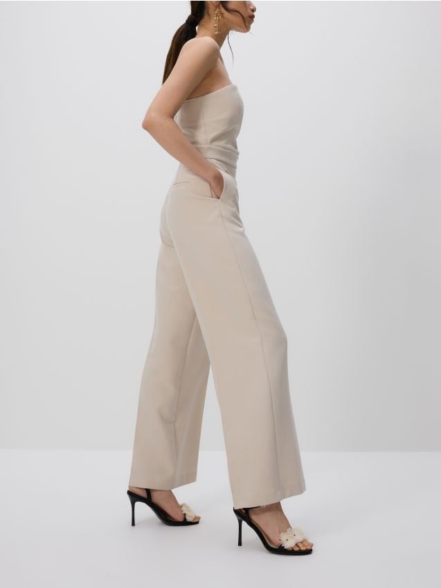 Reserved - Kombinezon z dodatkiem wiskozy - kremowy