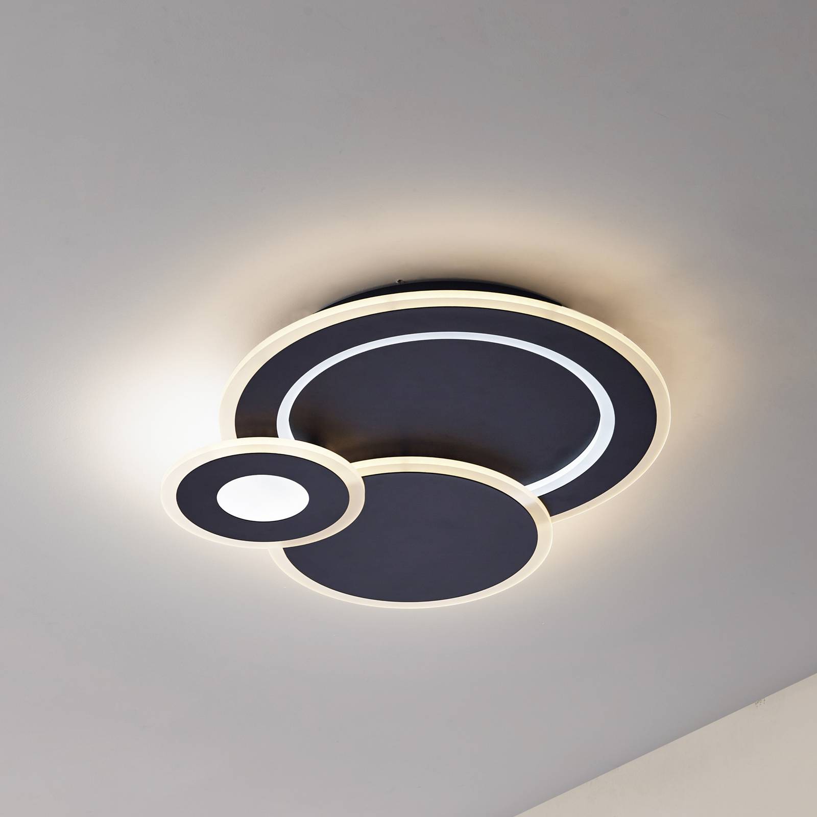 Lampa sufitowa LED Briar Lindby, możliwość ściemniania, czarny, salon / jadalnia, tworzywo sztuczne, nowoczesny