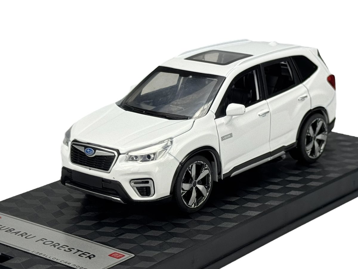 ALLOY CAR SUBARU FORESTER BIAŁY 1:30