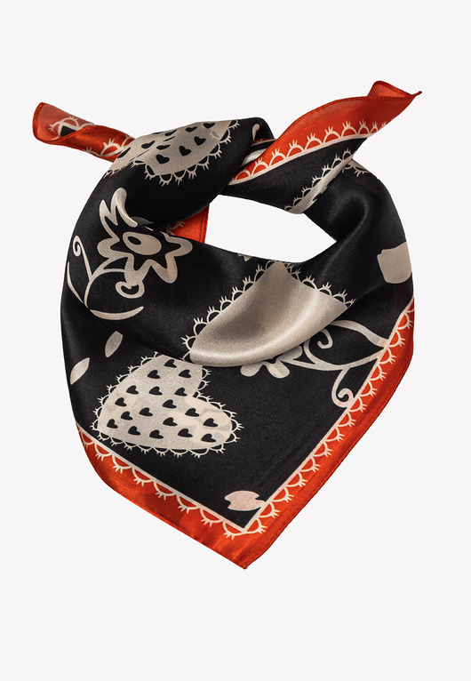 Mała apaszka damska chustka czarna w serca 53x53 cm