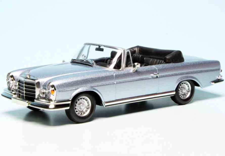 Mercedes Benz 280Se 3.5 Cobrio W111 (1970) ), 1:43 Minichamps 940038131