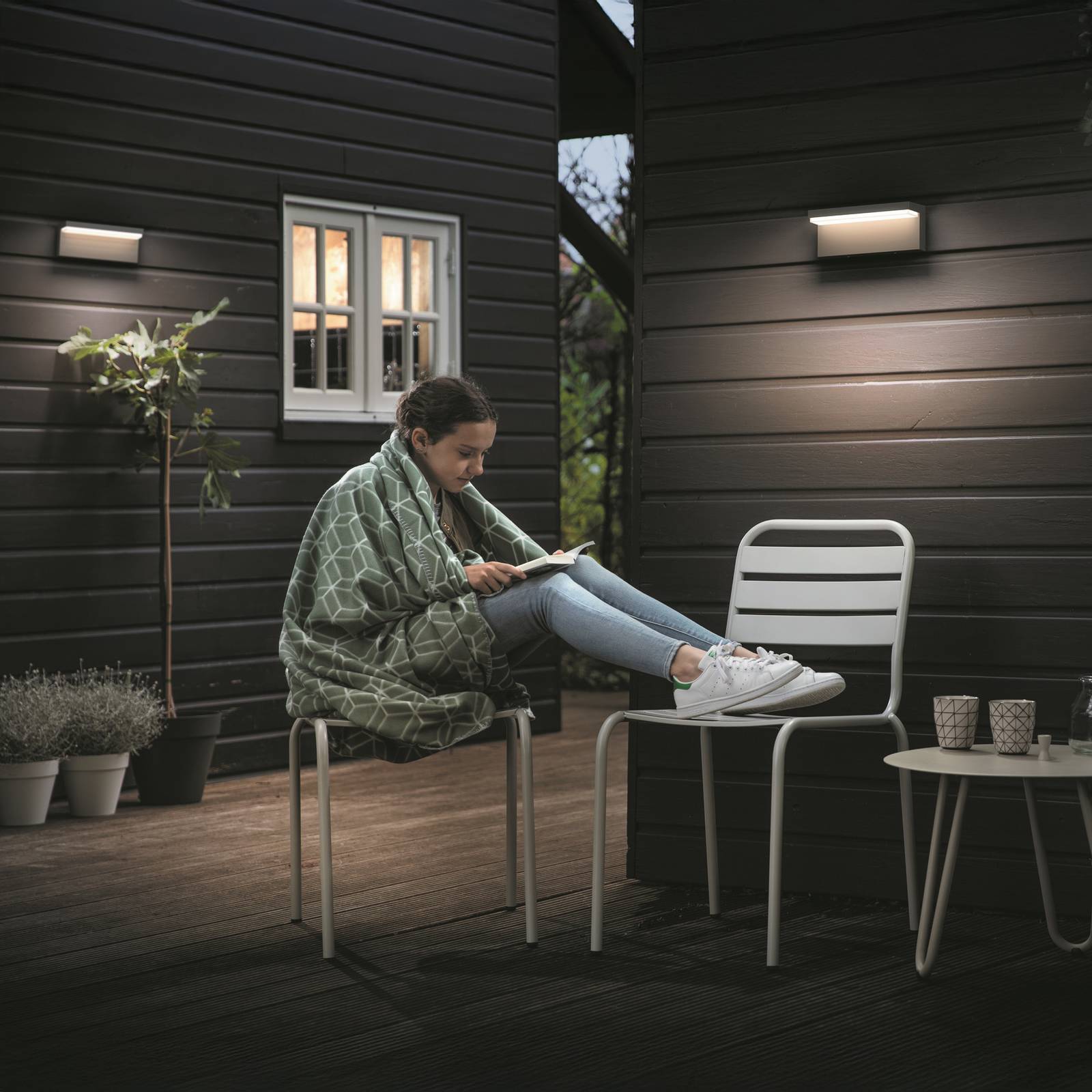 Philips Kinkiet zewnętrzny LED Bustan, czarny, aluminium, nowoczesny