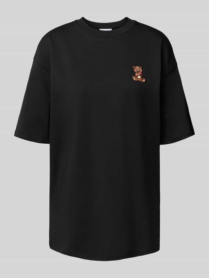 T-shirt o kroju oversized z wyhaftowanym motywem