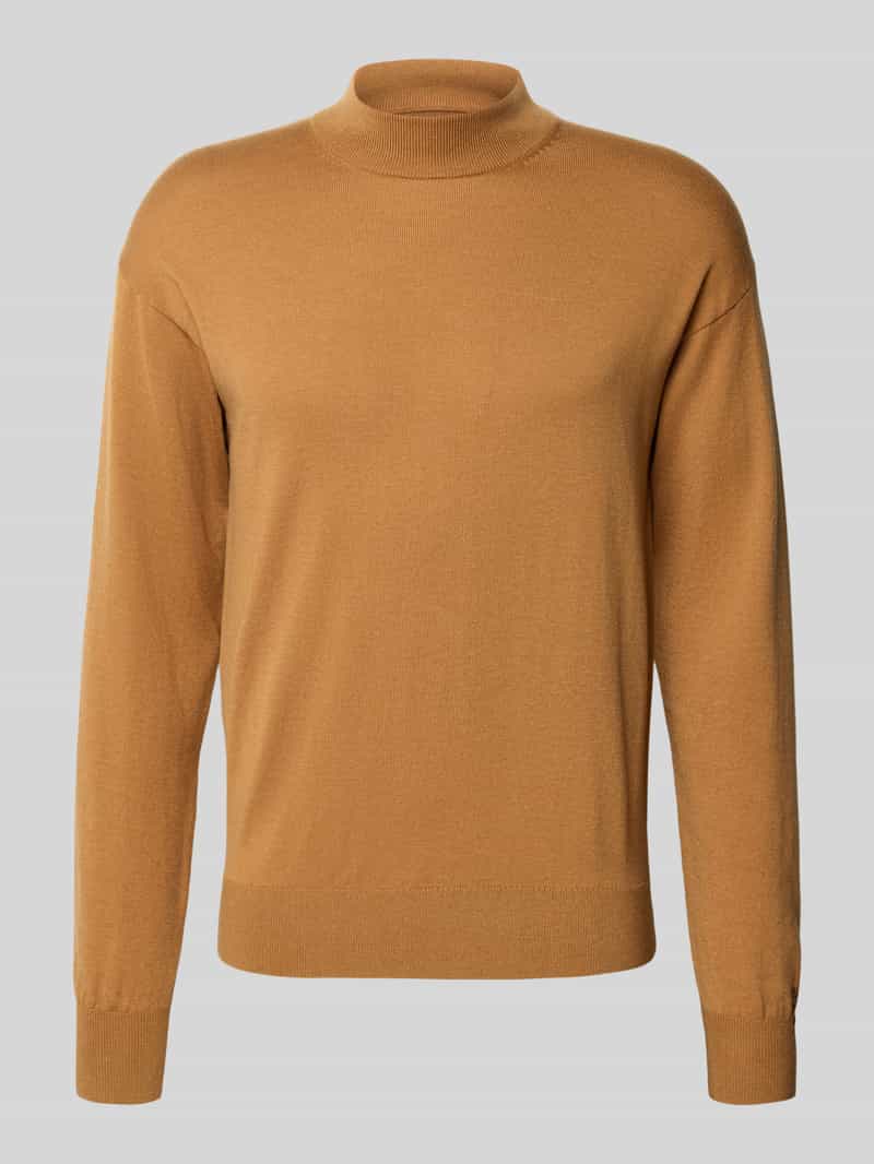 Sweter z dzianiny z prążkowanymi wykończeniami