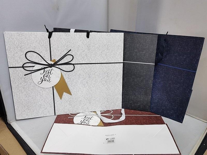 Torebka prezentowa 47x36x15cm Mix - artykuł papierniczy