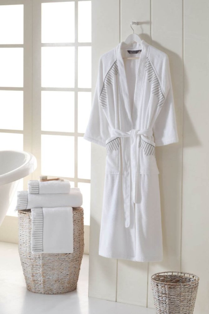 Damski elegancki szlafrok NOVA w ozdobnym opakowaniu XL Biały