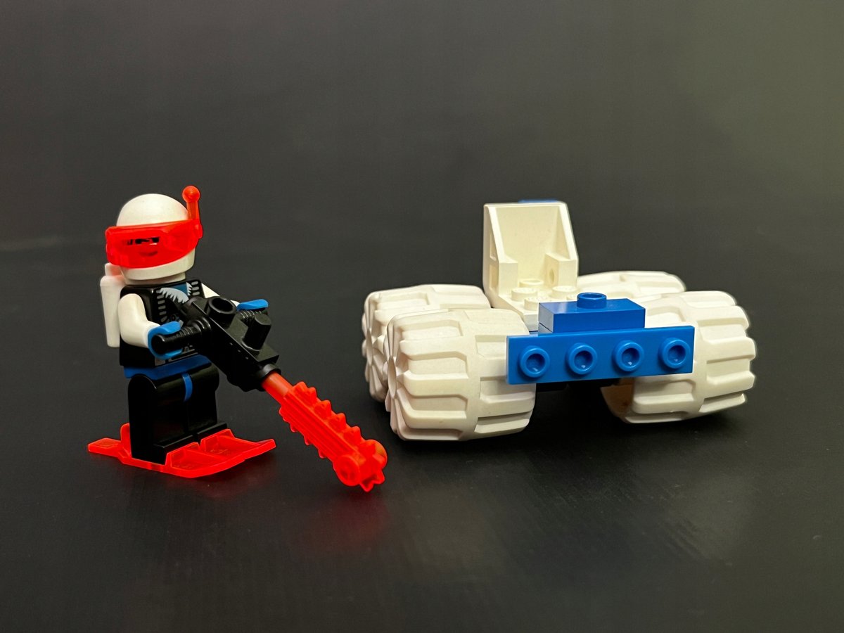 6814 LEGO Pojazd desantowy