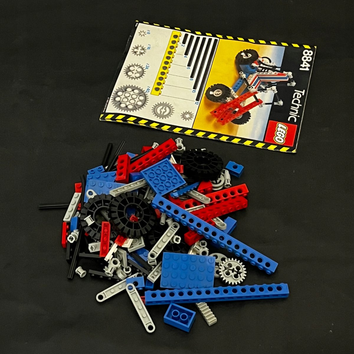 8841 LEGO Wyścigówka Pustynna