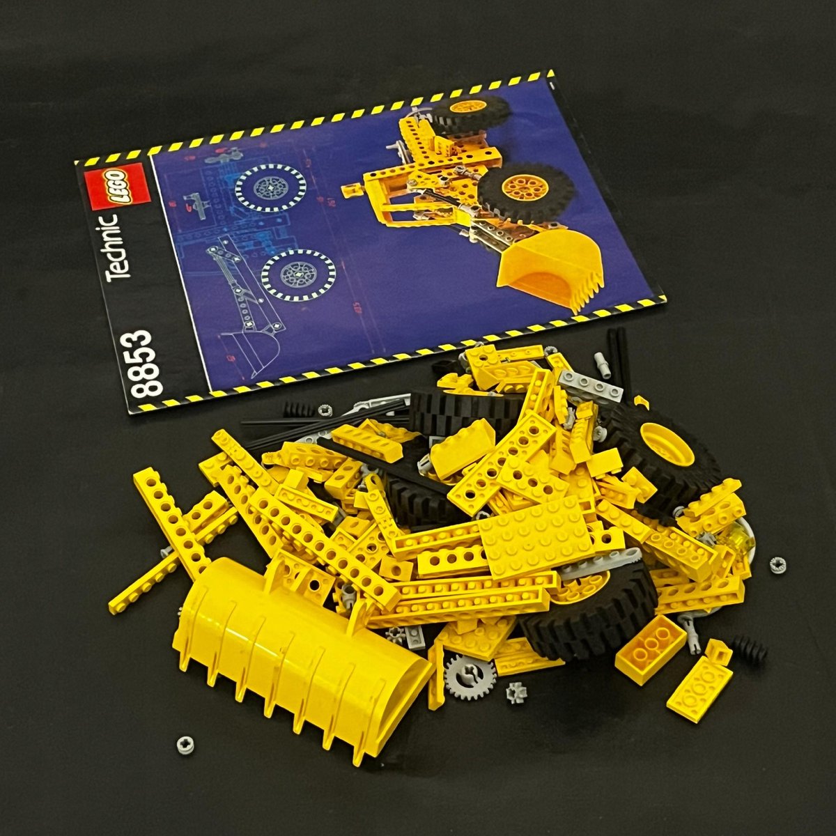 8853 LEGO Żółta koparka