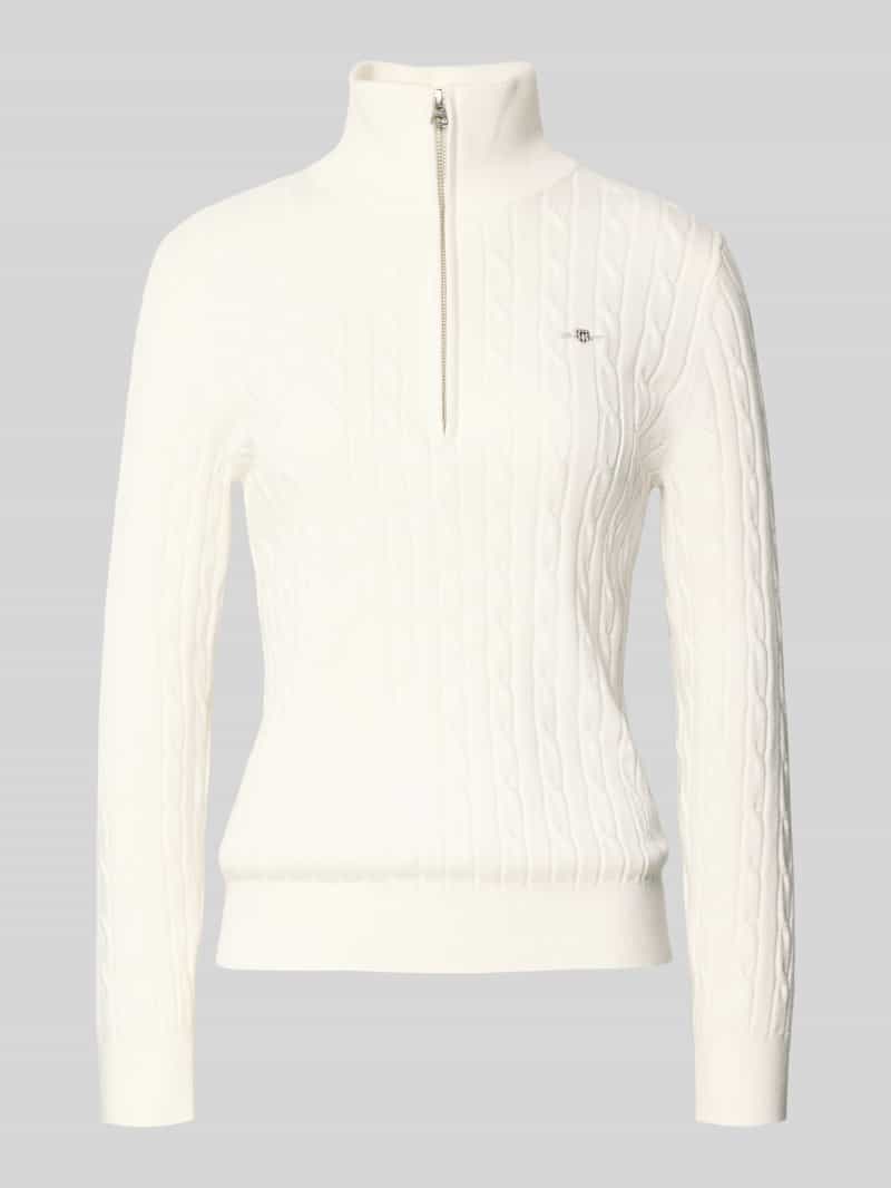 Bluza z kołnierzem, wyhaftowanym logo i ściegiem warkoczowym