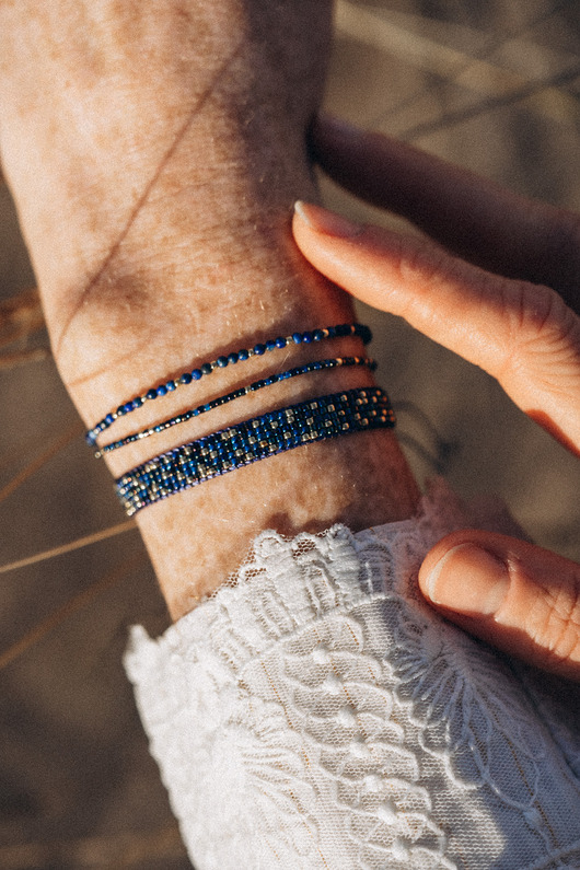 Zestaw bransoletek granatowych lapis lazuli