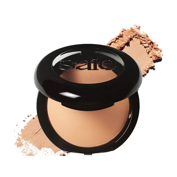 Saie Slip Tint Undetectable Baked Setting Powder in Medium to Tan 7 g Ultralekki, wypiekany puder prasowany utrwalający makijaż