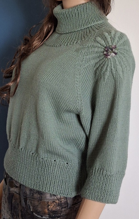 Sweter z haftem Lena