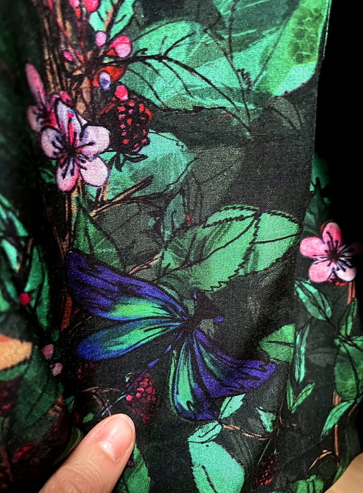 APASZKA / szal / chusta autorski print MALINY i ważki (100% wiskoza)
