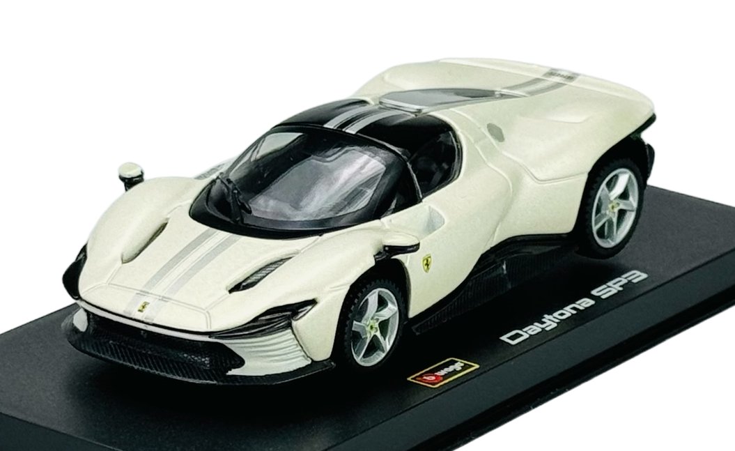 BBURAGO FERRARI DAYTONA SP3 SIGNATURE SERIES BIAŁY 1:43 36914 + GABLOTKA