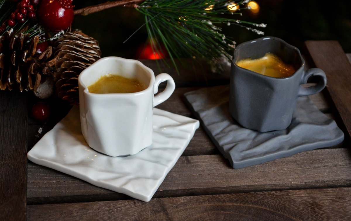 Filiżanka do espresso Pogięta 100 ml ze spodkiem biała CDC1