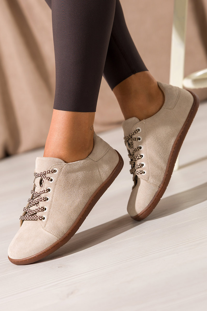 Beżowe Buty Barefoot Skórzane Zamszowe Damskie Szerokie Na Elastycznej Płaskiej Podeszwie Sznurowane Produkt Polski Casu N1120-41