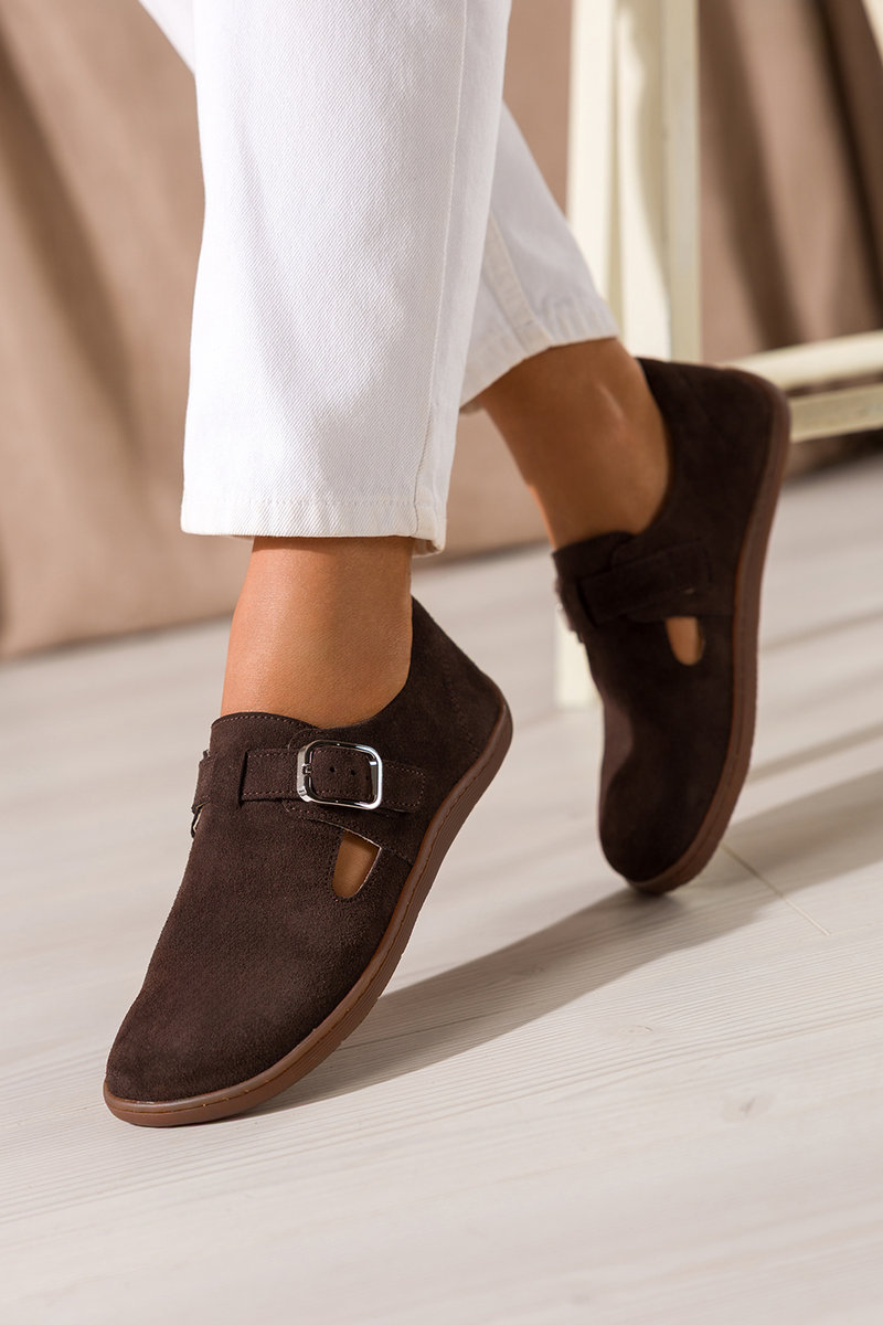 Czekoladowe buty barefoot skórzane damskie szerokie na elastycznej płaskiej podeszwie wycięta cholewka klamra PRODUKT POLSKI Casu N1261-36