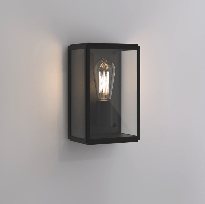Szklany, czarny kinkiet zewnętrzny Homefield od Astro Lighting o klasie szczelności IP44