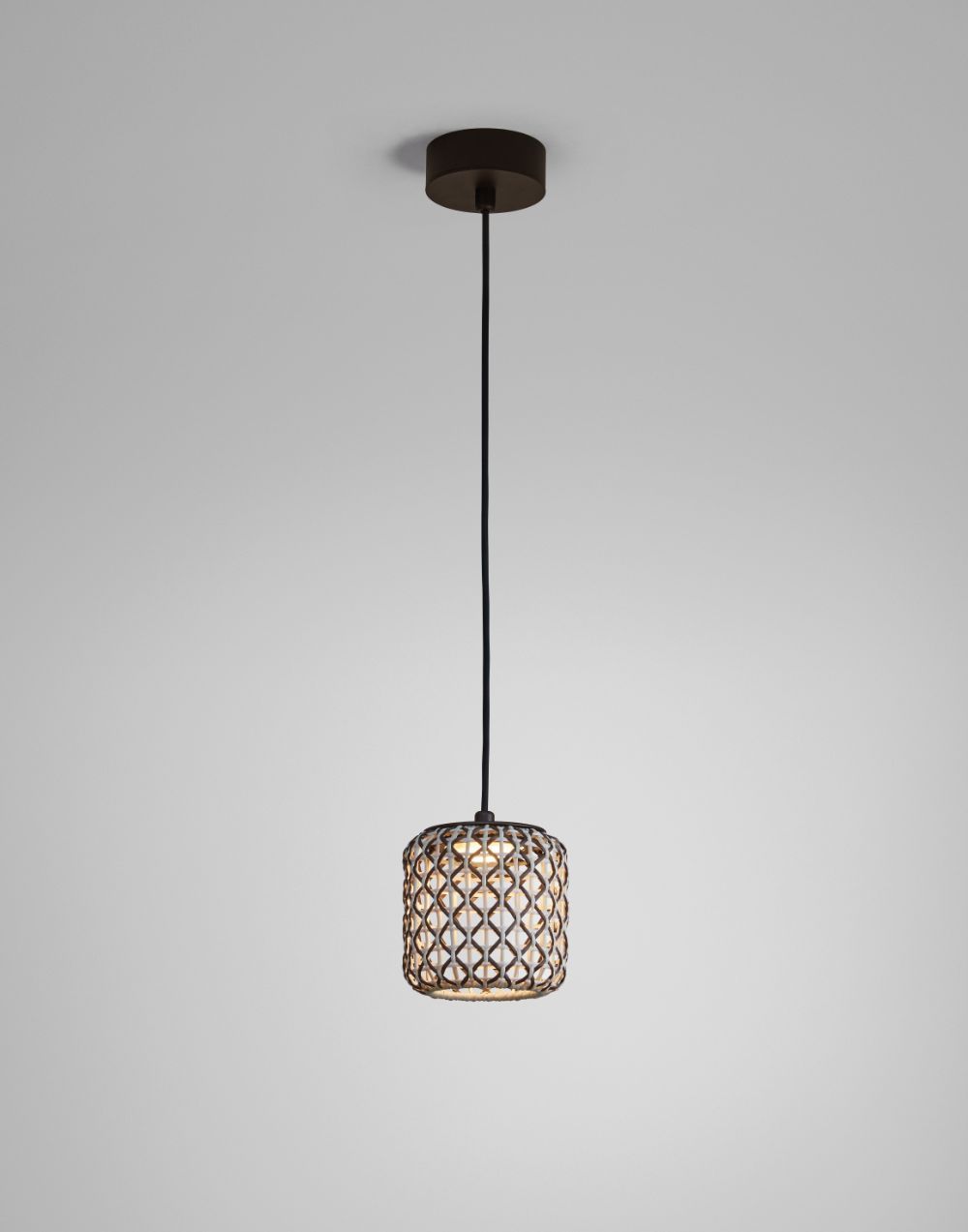 Lampy Bover Brązowa, wisząca lampa Nans S/16 w kompaktowym rozmiarze do użytku zewnętrznego